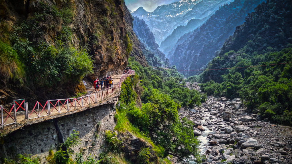 Yamunotri Trail with mountain background